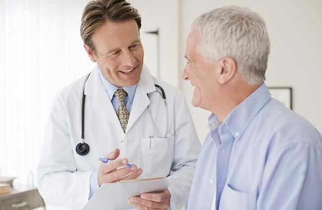 Prostatit için ilaç tedavisinin reçete edilmesi üroloğun görevidir